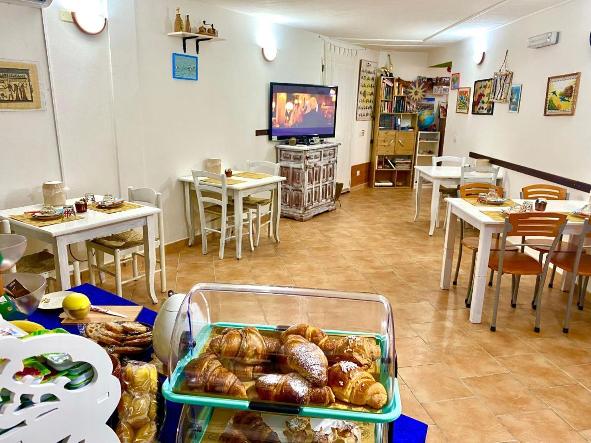 L'Oasi Di Chia住宿加早餐旅馆 外观 照片